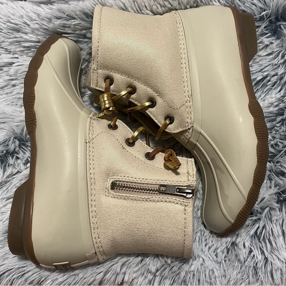 Sperry Duck Boots Cream and Gold Womens Size 6 - Picture 11 of 12